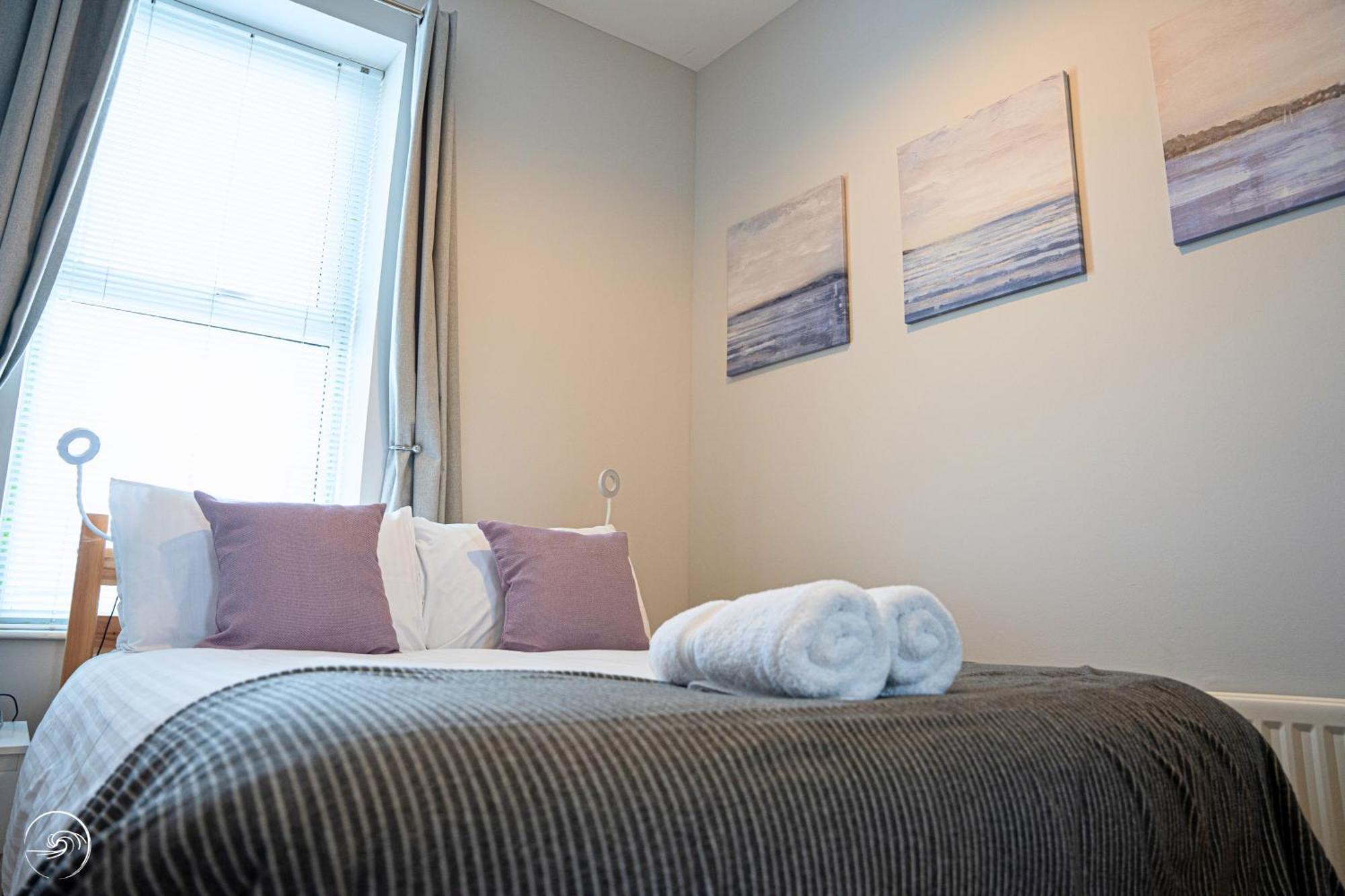 Dunluce 2 - Parking Permit For Golf - 10min Walk * Portrush