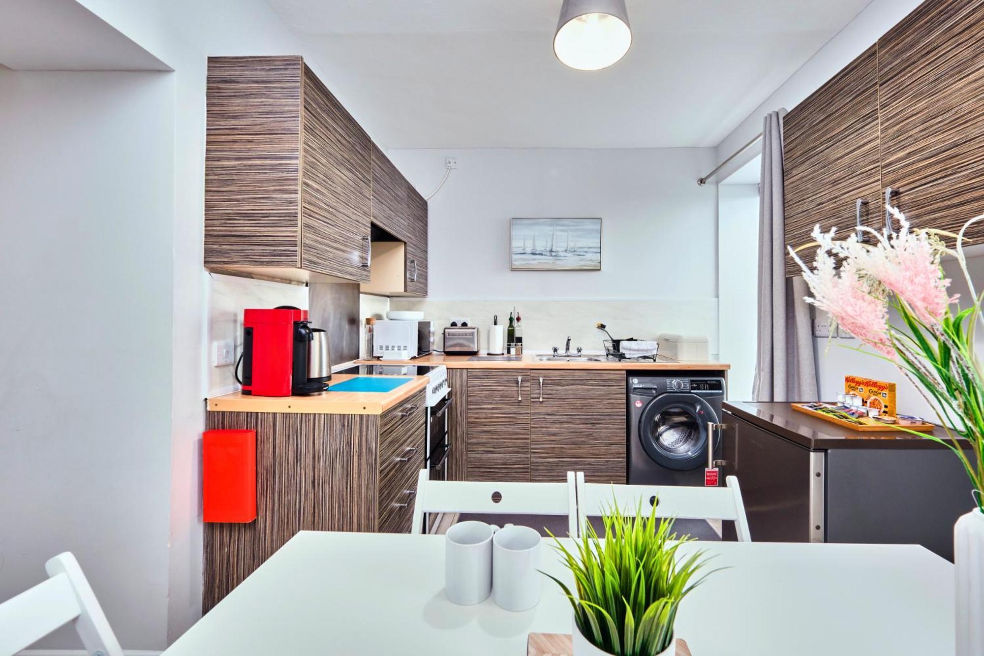 Dunluce 2 - Parking Permit For Golf - 10min Walk Portrush