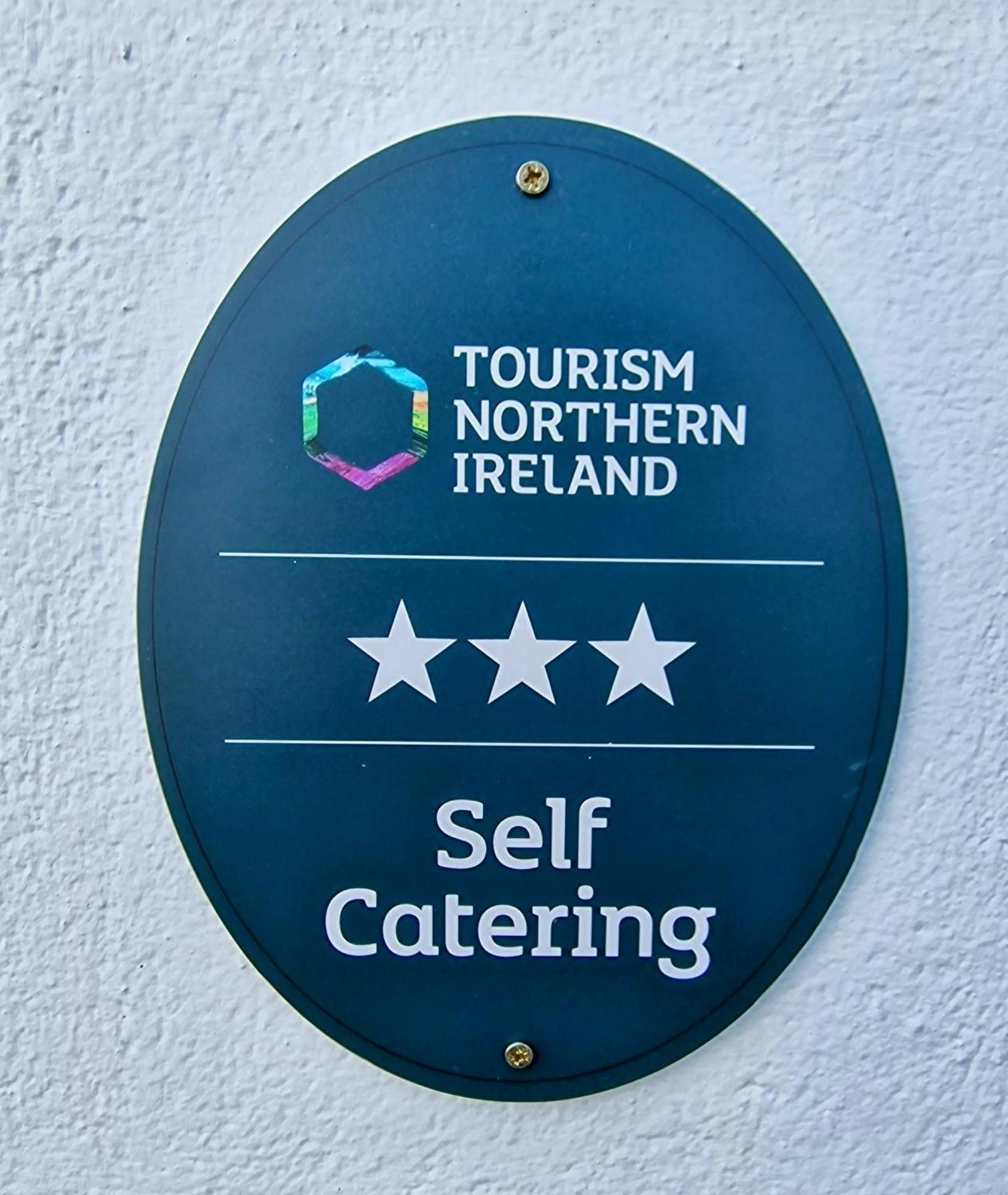 Dunluce 2 - Parking Permit For Golf - 10min Walk Portrush